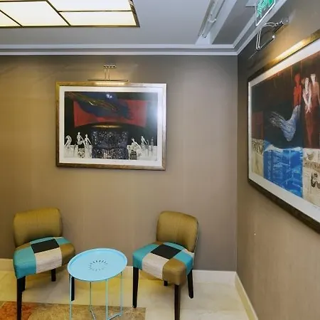Collage Cihangir 33 Apartmanhotel Isztambul