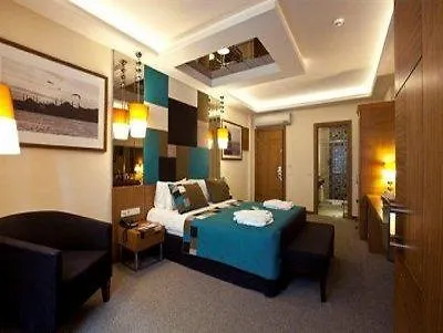 Collage Cihangir 33 Apartmanhotel