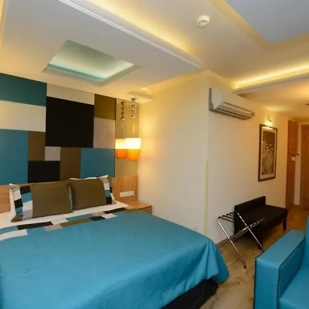 Collage Cihangir 33 Apartmanhotel 4*