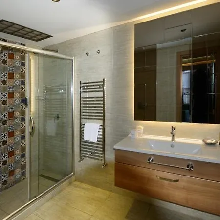 Collage Cihangir 33 Apartmanhotel Isztambul