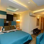 Collage Cihangir 33 Aparthotel 4*