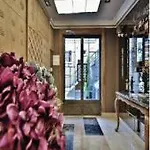 Collage Cihangir 33 Aparthotel 4*