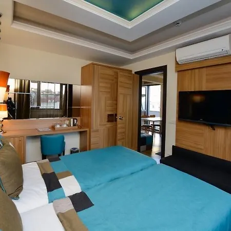 Collage Cihangir 33 Istanbulská provincie