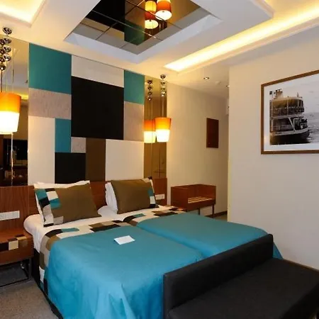 Collage Cihangir 33 Aparthotel