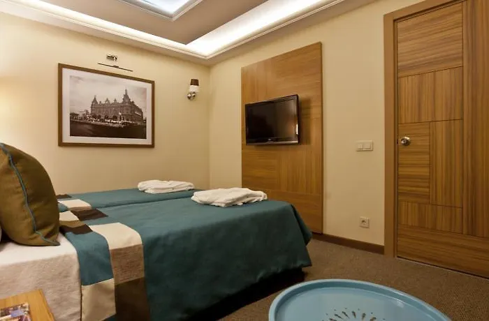 Aparthotel Collage Cihangir 33 2*