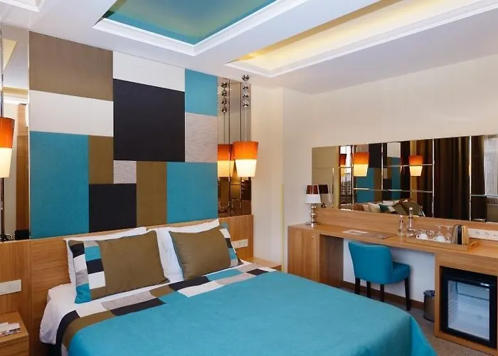 Aparthotel Collage Cihangir 33 2*