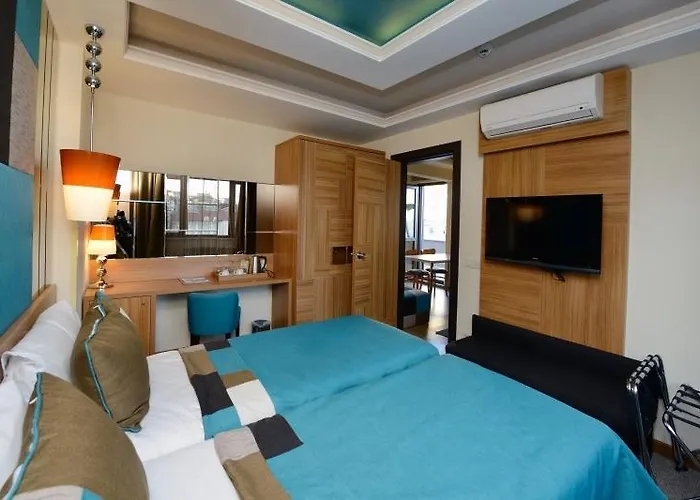 Collage Cihangir 33 Istanbulská provincie