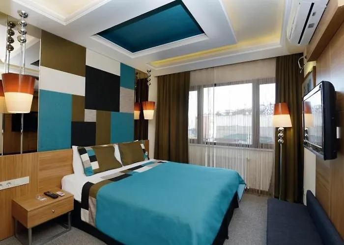 Aparthotel Collage Cihangir 33 2*