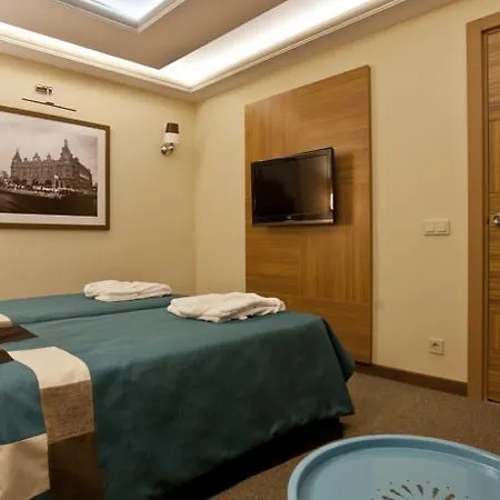 Aparthotel Collage Cihangir 33 4*
